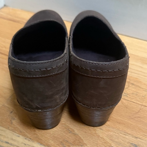 Dansko Mavis Brown Nubuck Leather Studded Slip On Clogs Shoes Size 39 US 9 - Picture 5 of 10